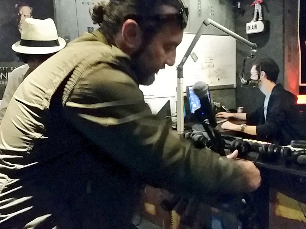 apartelph's tweet image. Now here setting up at @Jam883! Tune in at 5pm we go LIVE on #FreshFilter!