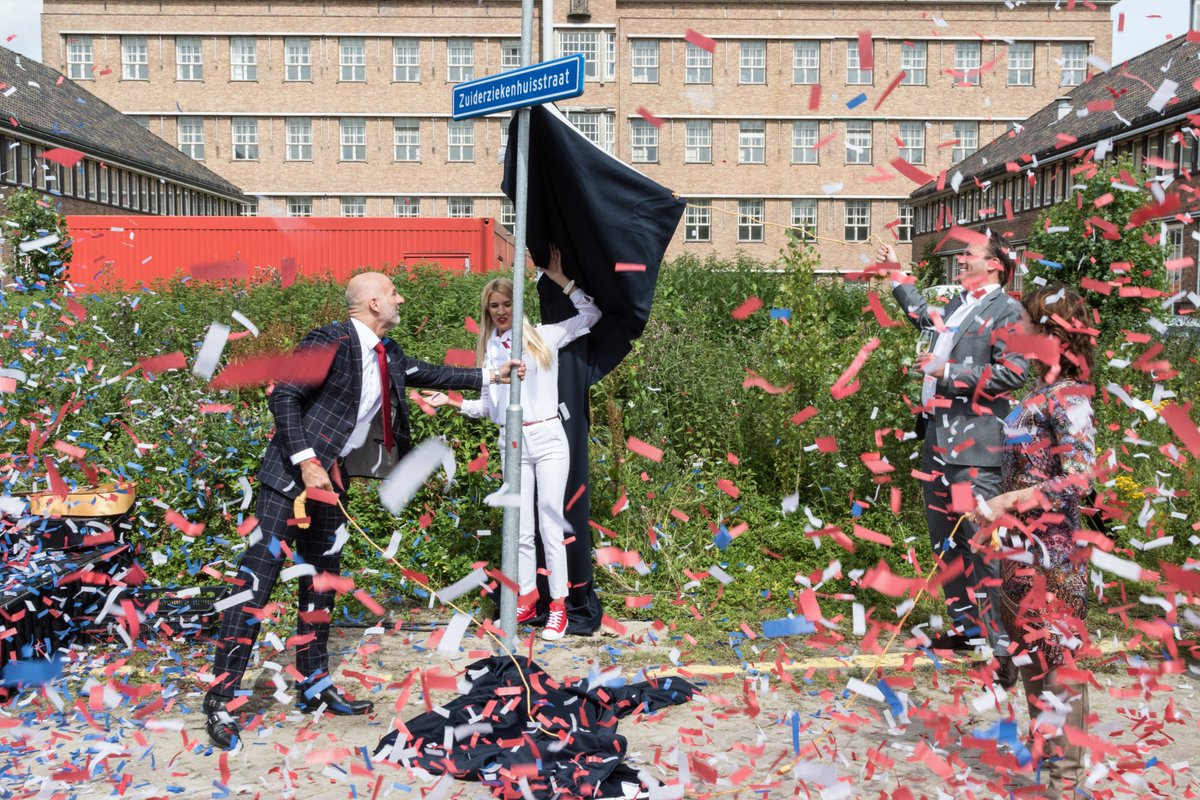 Feestelijke ondertekening behoud Zuiderziekenhuis Rotterdam: bit.ly/29jLLzl 
#RTVRijnmond