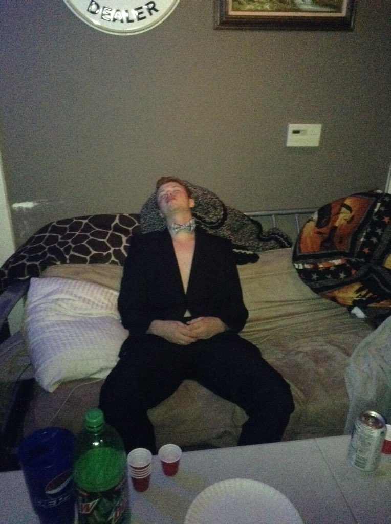 Trapped_house's tweet photo. #NeverForget round 2 https://t.co/yWaKHhN8Wy