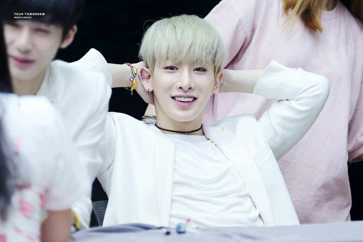 tomorrowwh's tweet photo. 160703 광주 팬싸인회 #원호 #WONHO 
#MONSTA_X #몬스타엑스 #걸어 @OfficialMonstaX https://t.co/CIBCRojQ0S
