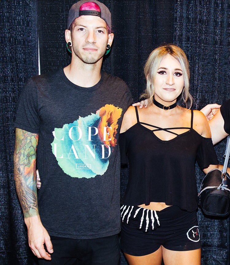 kellylaschh's tweet photo. i can't believe,,, it,, josh DUN;; turn into alien before my very eye?s?? @joshuadun the legend is true https://t.co/VeCsoM7pcm