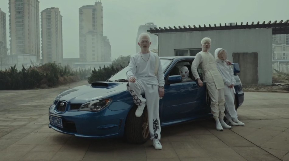 LUCKKde's tweet photo. Jamie XX - Gosh
directed by Romain Gavras
» https://t.co/nuyQqzBYwo https://t.co/QXbUZlqp4d