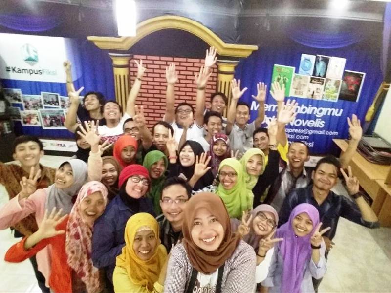 basabasidotco's tweet photo. 6 Hal yang Kamu Dapatkan Saat Menjadi Alumni Kampus Fiksi - Redaksi Go Tante (@Go_Tante) https://t.co/Gf4NrwkLT6 https://t.co/SujfYj3l5c