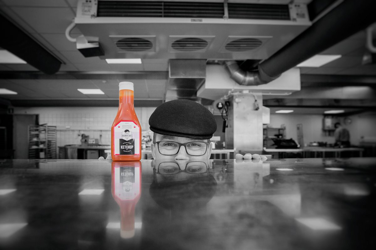 SanneJolles's tweet photo. #green ketchup? Well yes, the @RAI_Amsterdam chefs found a way from waste to taste :-) #gmic https://t.co/8Z8xlku2LZ https://t.co/IR5HsQWYZn