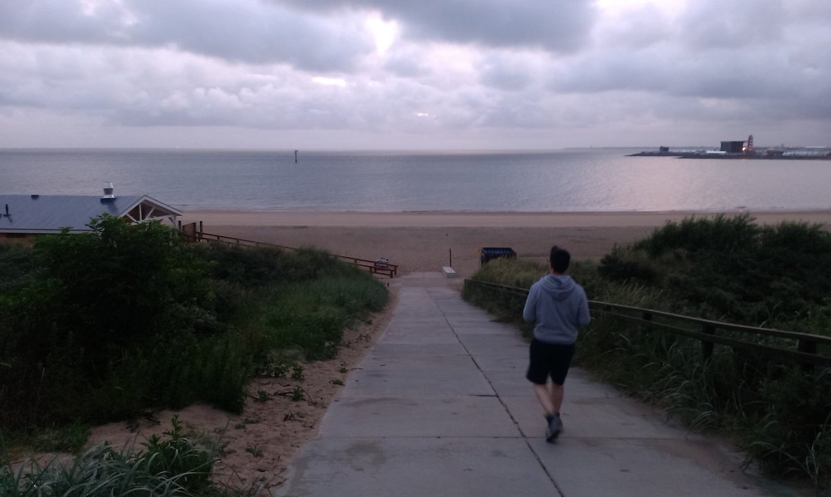 dness99's tweet image. The Netherlands were amazing! My best Friend is walking in the Picture. #amazing#Beach