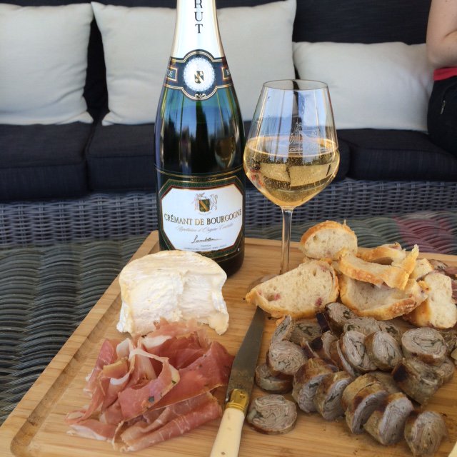LamblinChablis's tweet photo. Ça sent l'été à #Chablis! #LamblinFils #Crémantdebourgogne https://t.co/hbsQQhJItV