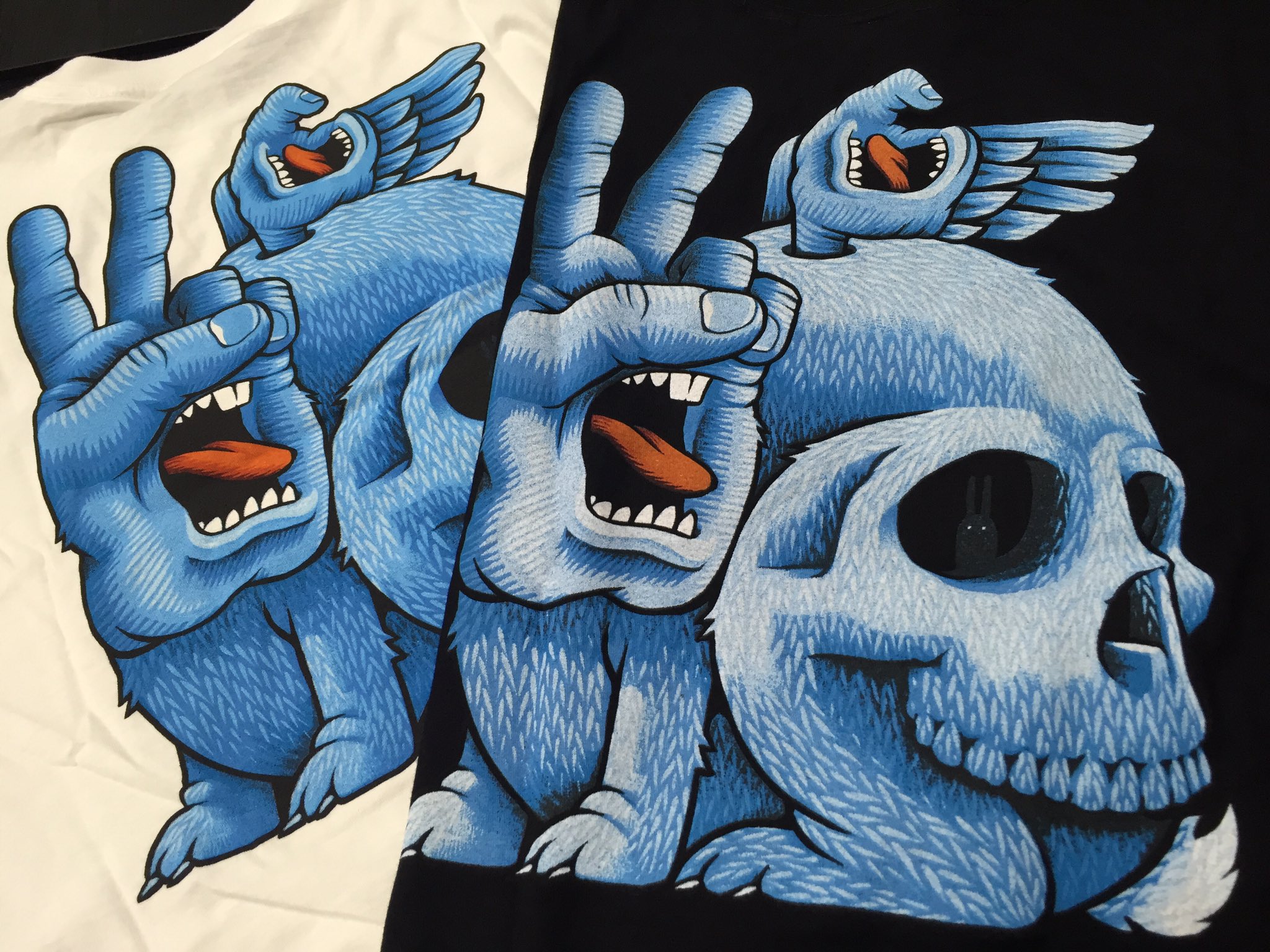 B Flat Santa Cruz スクリーミングハンド 30周年記念モデル サンフランシスコを拠点に活躍する ジェレミーフィッシュ というアーティストとの コラボデザイン 彼らしい 不気味でどこか 可愛げのあるデザインです T Co M8mcx4yii7 Twitter