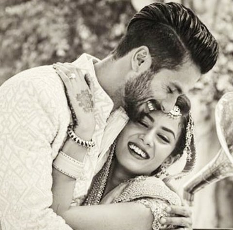 nimraarif23's tweet image. Happyy Happyy Anniversary to the mosttt Adorable +Cutest+loveable  Couple 🎉🎂🎊💃‍❤️‍👩💏 Allah bless youu 💯😘