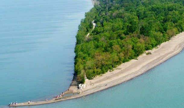 YMCbuzz's tweet image. Wineries, sand castles, cycling tours - these Ontario beaches have it all --&amp;gt; bit.ly/29AMC17 #BeachInOSW