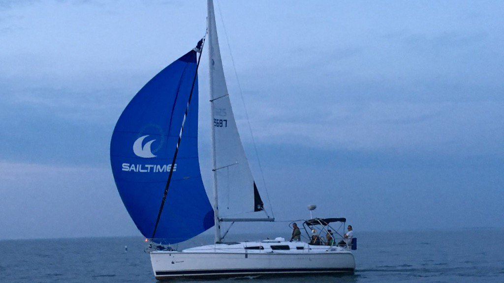 MarlowHunter's tweet photo. Marlow Hunter in the @SailTime fleet flying their spinnaker  #buildingsimplythebest #sailing https://t.co/qYaS5FdMwL