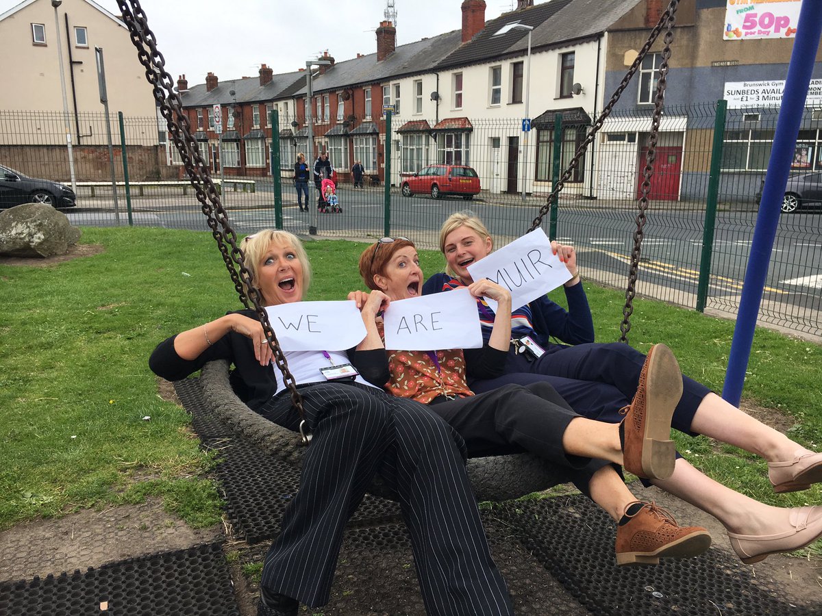 barbs_muir's tweet photo. Swinging into action on Kent Road Blackpool #muirselfie #dynamic #buddying #northteam https://t.co/V9tlHw4xGi