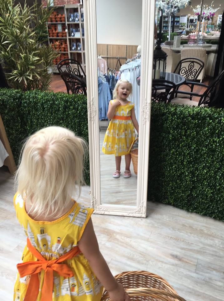 MummiesClub's tweet photo. Pls R/T OUR HIDDEN GEM Supermum Robyn runs a business, is a paediatric nurse and mum of two! https://t.co/obKAYI9w7Y https://t.co/AqCuNDa3X1