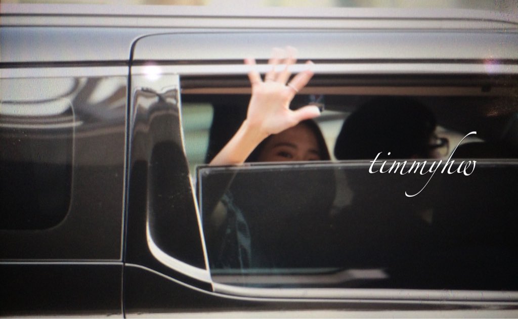 [PIC][07-07-2016]YoonA trở về Hàn Quốc vào chiều nay CmwApS7VIAA7S8l