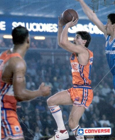 Alavés - Las camisetas del baloncesto alavés ¿Nos ayudas a conocerlas? CmwC7H_WAAAw3o8