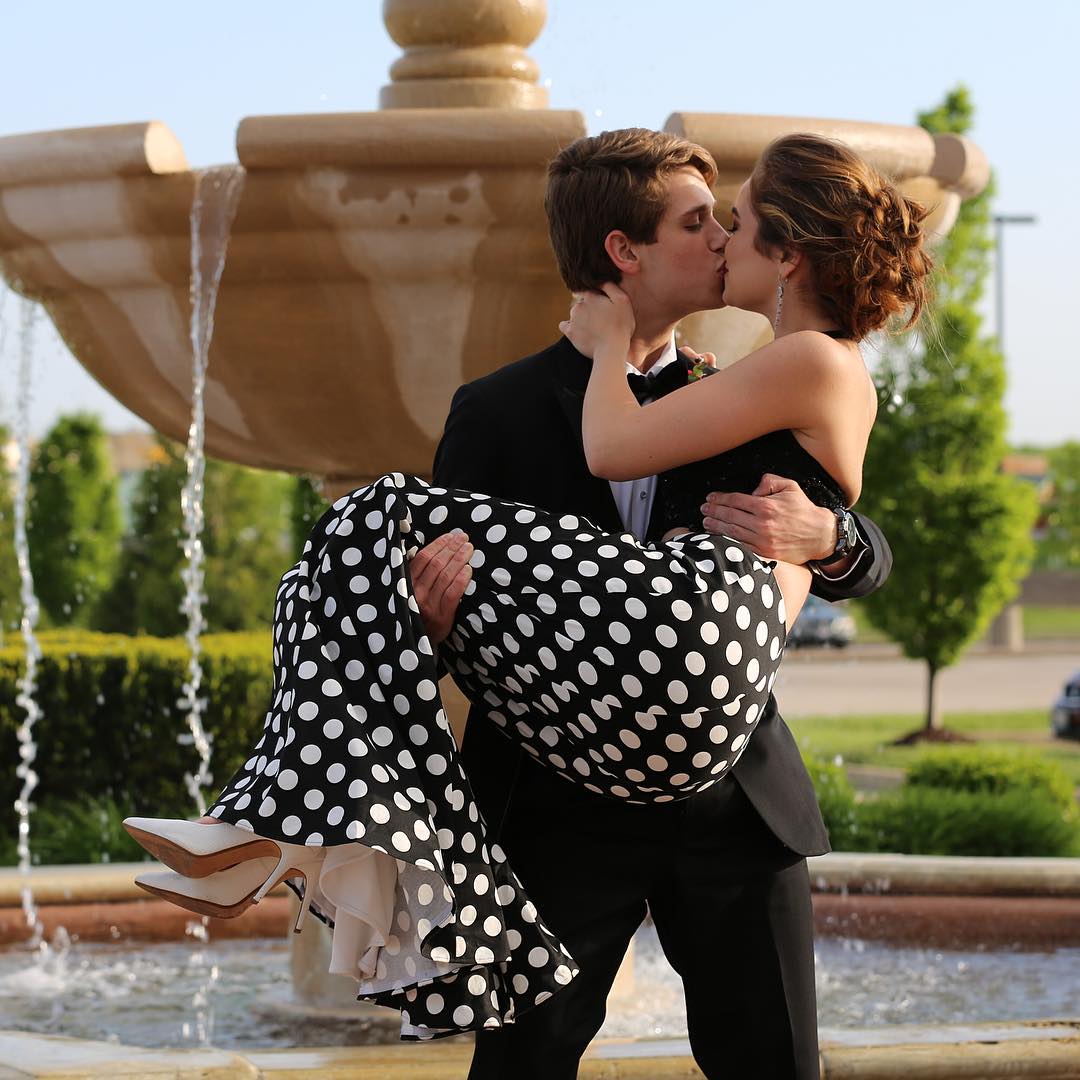 instawidget's tweet image. Get Free Instagram Widget #instawidget to find #InternationalKissingDay #kiss
instawidget.net/v/tag/internat…