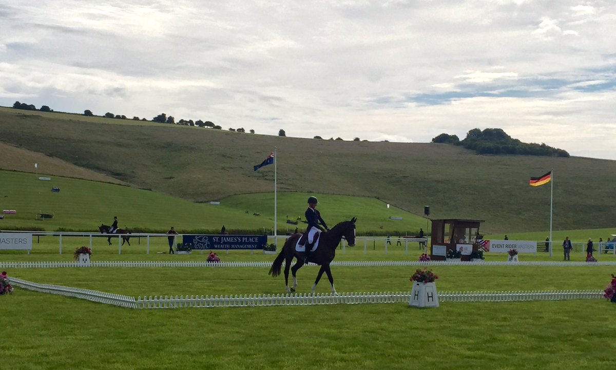 BarburyCastle's tweet image. Good to see the Barbury blue skies creeping through #horses #eventinglive #BeautifulBarbury
