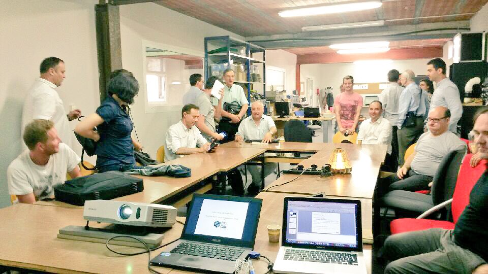 Hier c'était le 2nd petit-dej #networking de la #Salledesmachines Merci à tous! RDV le 8/09 pour le prochain!