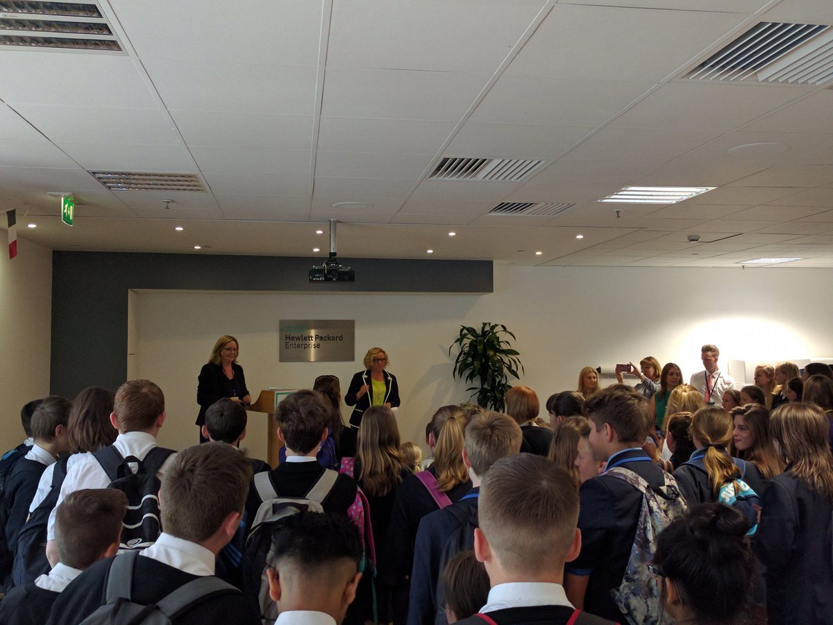 alishaw_'s tweet image. Chief of Staff Amanda Hill &amp;amp; HR Director Jane Keith welcome local schools to @HPE_UKI HQ for #UKTechWeek #innovation