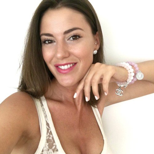 LIQUIDFLORA's tweet photo. Il nostro #Ombretto White Silver per il #makeup #estate2016 di @PavoneCosmetics 🔆 https://t.co/DftjXYcIrL https://t.co/RIlMKFv6Up
