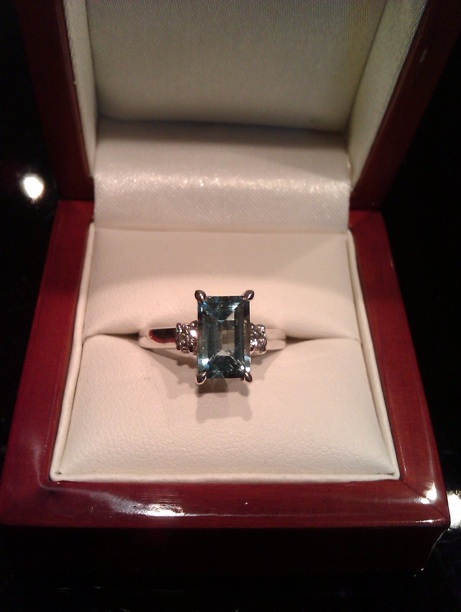 valueassets1's tweet image. 2.4 carat aquamarine / 0.30 carat diamonds in 18ct white gold. Was valued £1900 two weeks ago value now £2,250