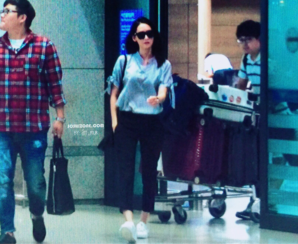 [PIC][07-07-2016]YoonA trở về Hàn Quốc vào chiều nay CmwH_rjUkAAGEB0