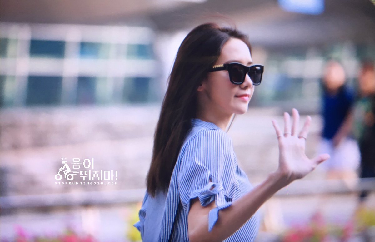 [PIC][07-07-2016]YoonA trở về Hàn Quốc vào chiều nay CmwImAZUEAAMIcI
