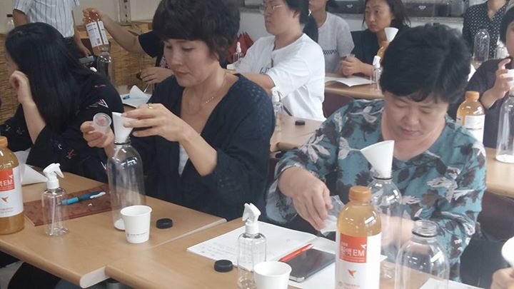 csj2529gmailco1's tweet image. 오랜기간 성남시에서 준비한 제1회 아토피 생활환경지도자 양성 아카데미가 양지동 주민센터에서 40여명의 참여 속에 첫 출발을 하였고 알차게 진행됐습니다. #성남시 #환경정책과 #아토피_없는_성남