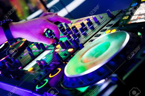 Edm07940331Edm's tweet photo. CLUBで踊りまくりたいパリピ RT https://t.co/W7xny6Qpgy