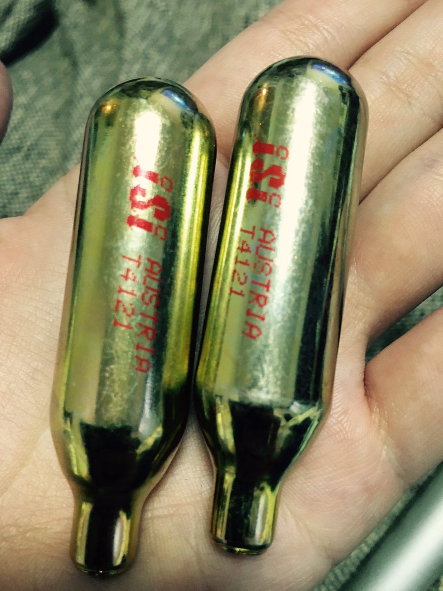 炭酸水メーカー買ったんだけどこれめっちゃかっこよくない…? 