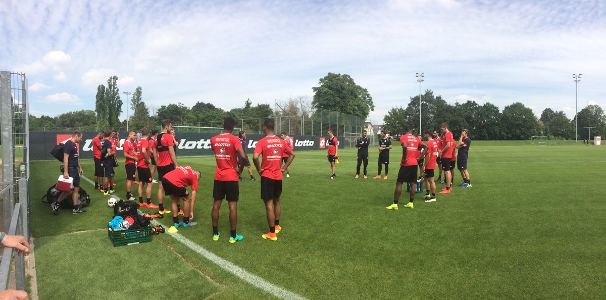 Mainz05en's tweet photo. Thursday's #05Training ✅ https://t.co/ZYlwXJRD06