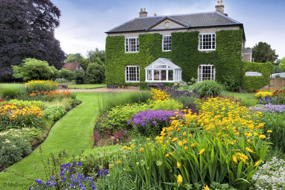 MulberryCotts's tweet photo. Great to see the @EDP24's article about #BressinghamHall - it's a fabulous place to stay https://t.co/a0szoWDInO https://t.co/MbXjtPibpW