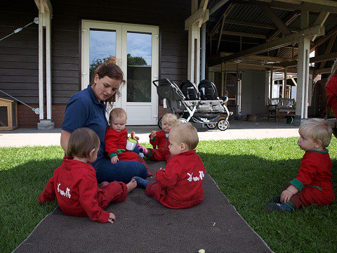 Ook de kleinsten eten heerlijk buiten!