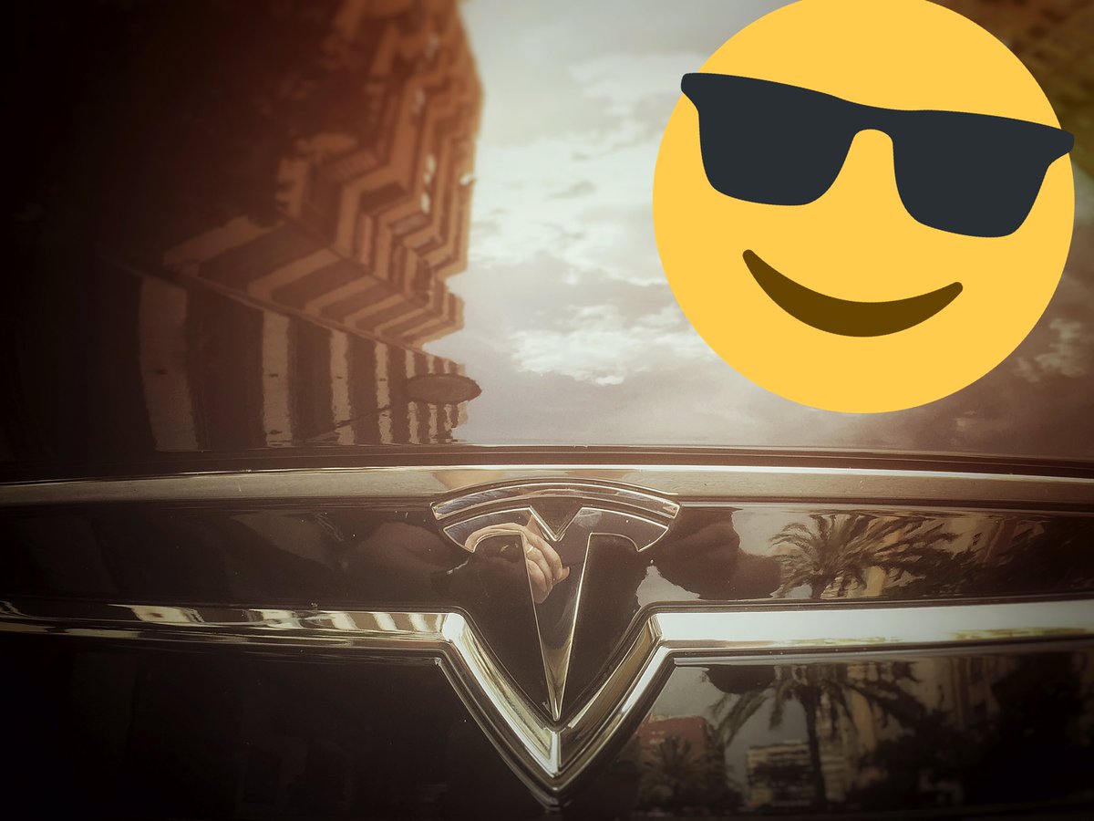 xavicalvo's tweet photo. Agradable trayecto con Jesús de @cabify_espana hablando de Valencia y el transporte... 
#ecoexperience #CabifyTesla https://t.co/e3ZkLcCTqf
