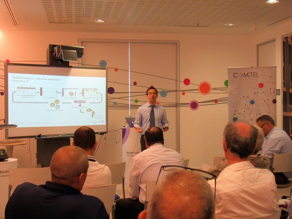 GiuliaRamera's tweet image. #BlitzDay grazie @mauro_rizzi per l&apos;ottima #lezione di #DataNetworking @ALUE_Italia