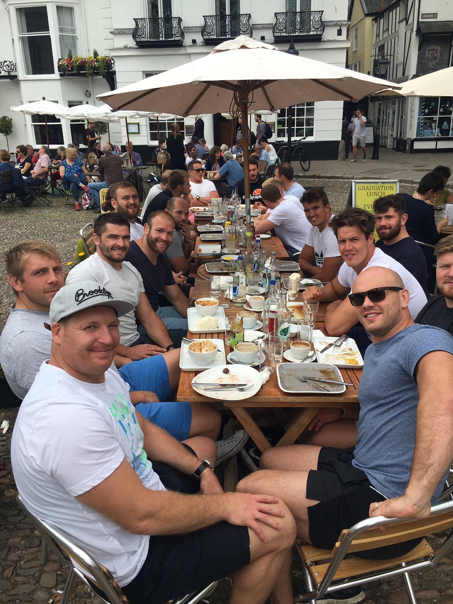 Cheers @TeaontheGreen for sorting lunch out for the forwards #topscran