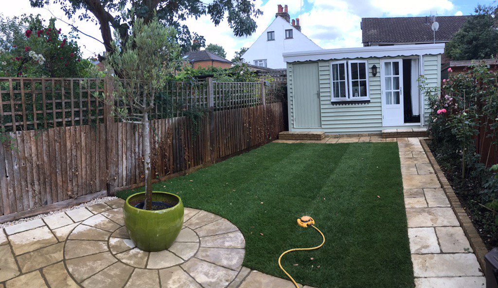 timelessgr's tweet photo. Landscaping completed. Superb finish to compliment the garden room https://t.co/OcjSy3rVXj