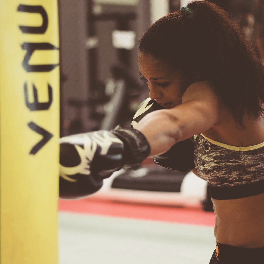 SamanthaJfranc1's tweet photo. 1 seul Objectif 2017
#teamfuracao #fightness#wfx #ryborn #marseille #martigues #mma #mma #ufc #974    #kafrine974 https://t.co/xdwDyHl1Sd
