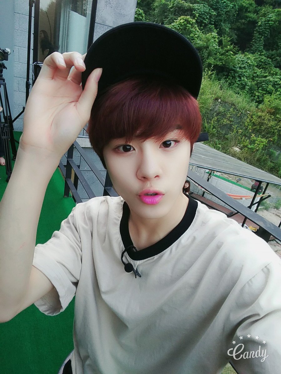 UP10TION's tweet photo. [#우신] 우리 오늘 뭐할까요?
 맞춰주시면 좋을 것 같아요 
실시간 반응 볼게요<3 https://t.co/mKHQ7BMR8d