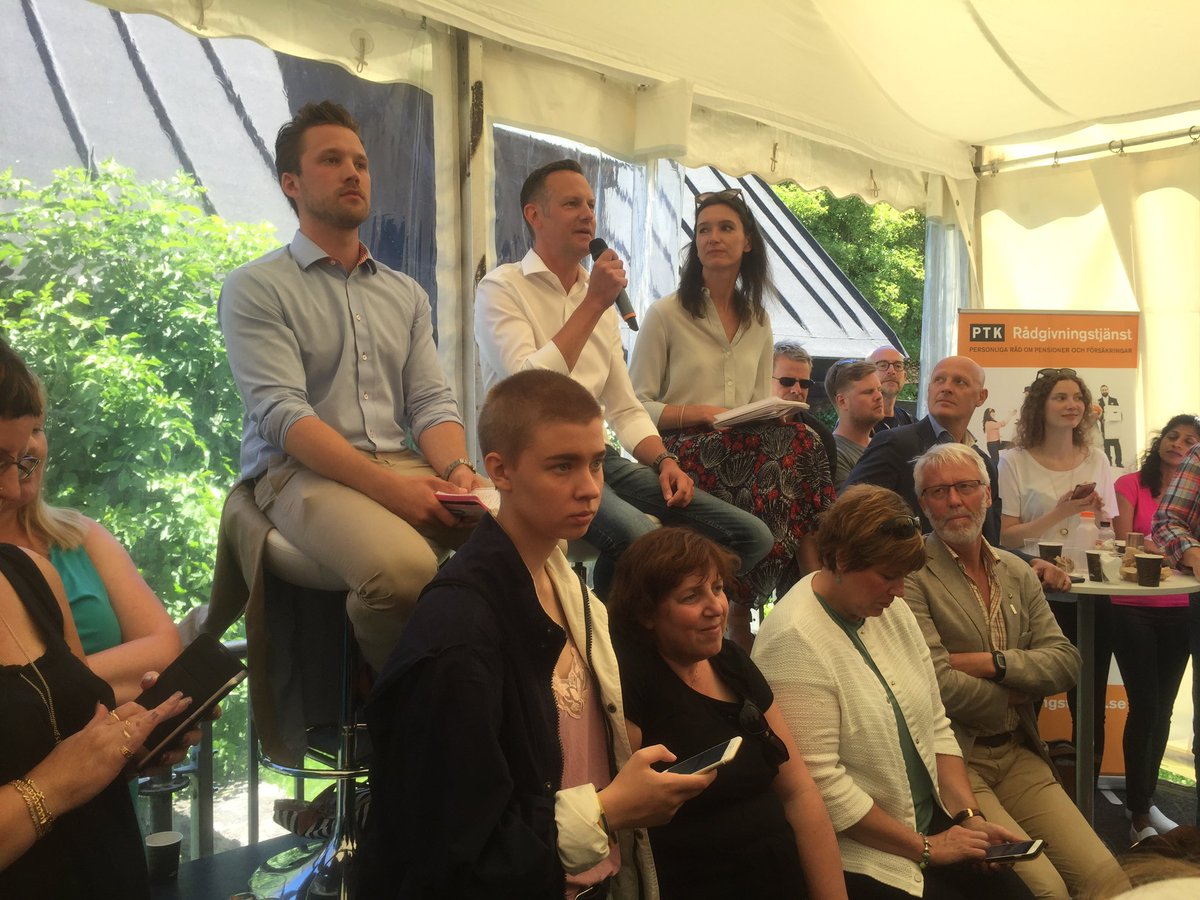 Den eminenta juryn för debatt-sm. Mycket twittervänliga repliker från andra omgången tydligen! #hälsodalen