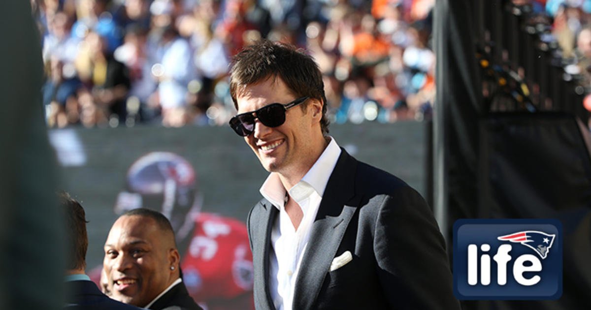 Patriots's tweet photo. TB12 is nominated for Best NFL player at this year's @ESPYS! Vote now: https://t.co/Ox9Un08xxC https://t.co/UVJpvR0KBl