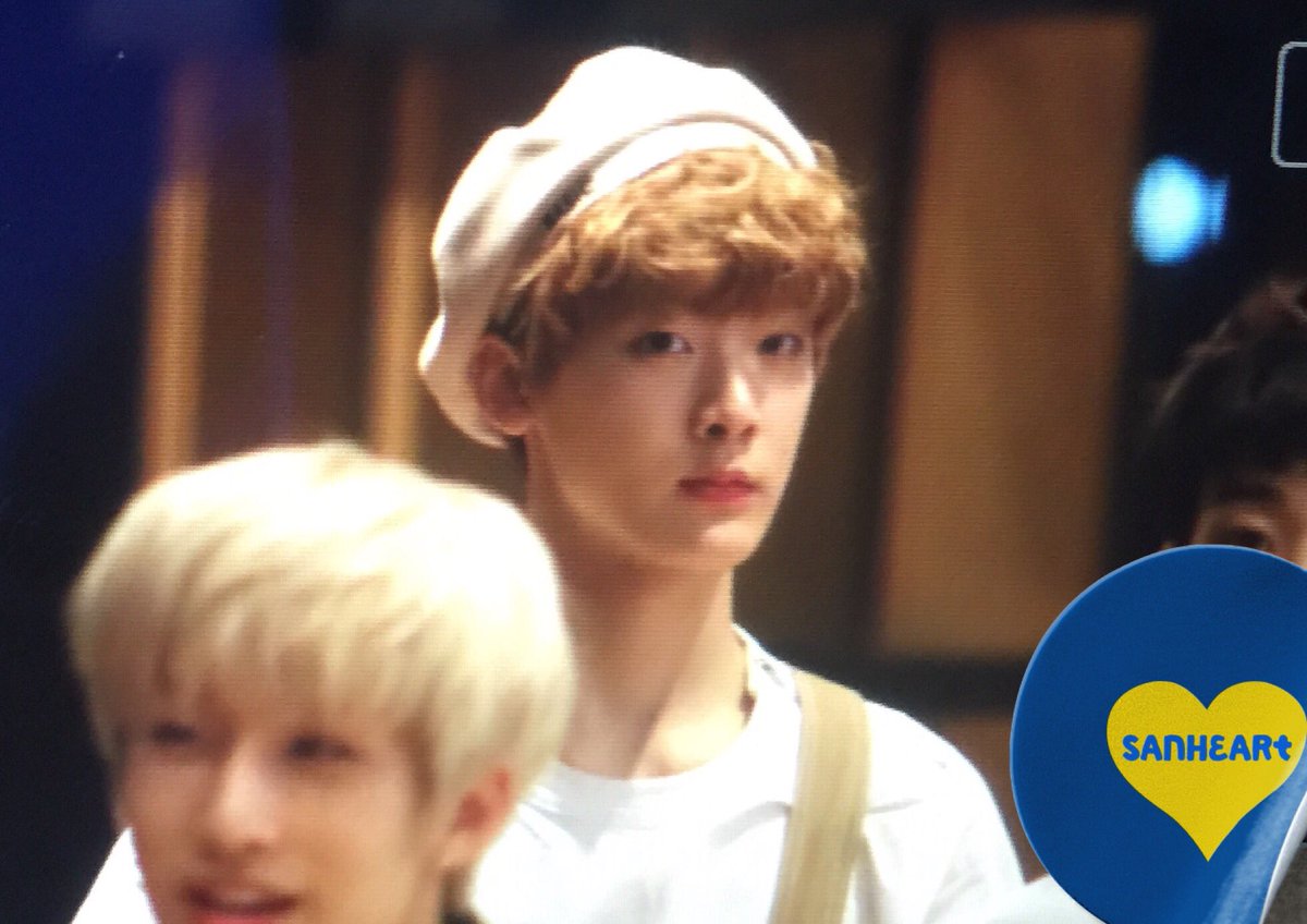 sanheart0321's tweet photo. 160707 MCD 엠카 퇴근
 #아스트로 #산하 #윤산하 @offclASTRO https://t.co/aanAsn0RM3