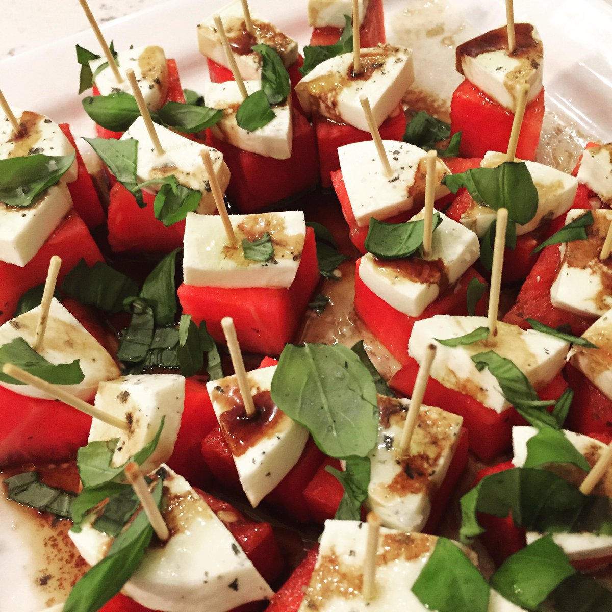 oliandve3's tweet photo. perfect for summertime! Watermelon, mozz., basil, fig balsamic #oliandve #watermelon #figbalsamic #quickandeasy https://t.co/zfQZ14k9x4