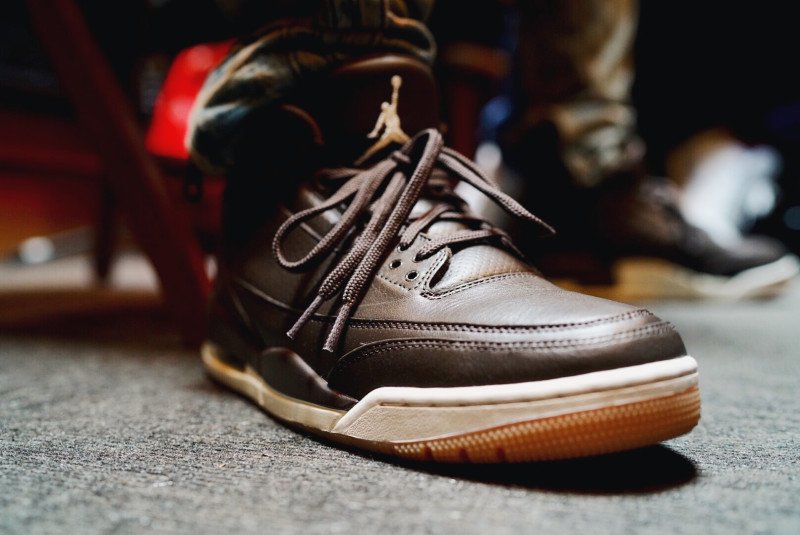 BotSneakerhead's tweet photo. What do you think about this light brown/gum colorway of the #jordan 3?
RT if you think these should release! https://t.co/OB2ZoeSw7H