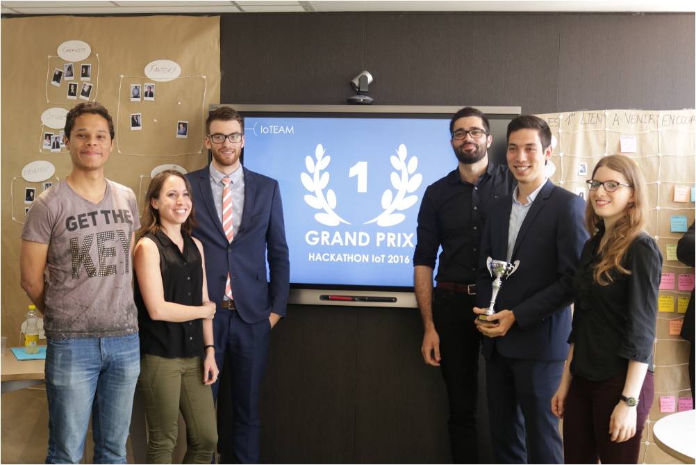 Energy_stream's tweet photo. [#livetweet] #FollowEnergy de l’équipe #IoTeam remporte le #Hackathon #IoT et veut adapter l’éclairage des routes 🏆 https://t.co/GASmZNoAZv