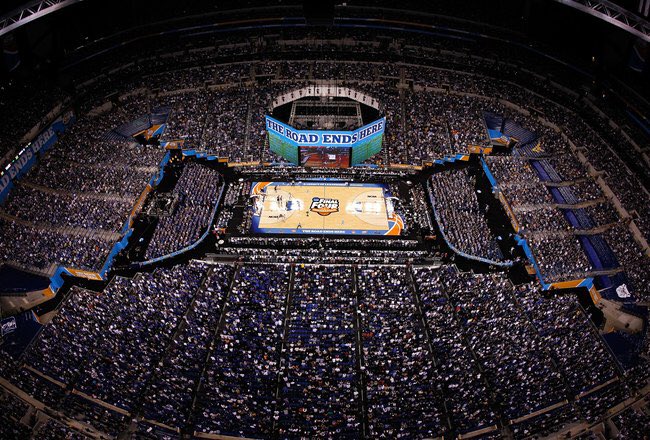 UPGlobal_FIN's tweet photo. College game day is an electrifying experience ⚡️🏀⚽️🎾🏐🏈#college #gameday #NCAA #division1 #basketball #finalfour https://t.co/fiM610aVWA