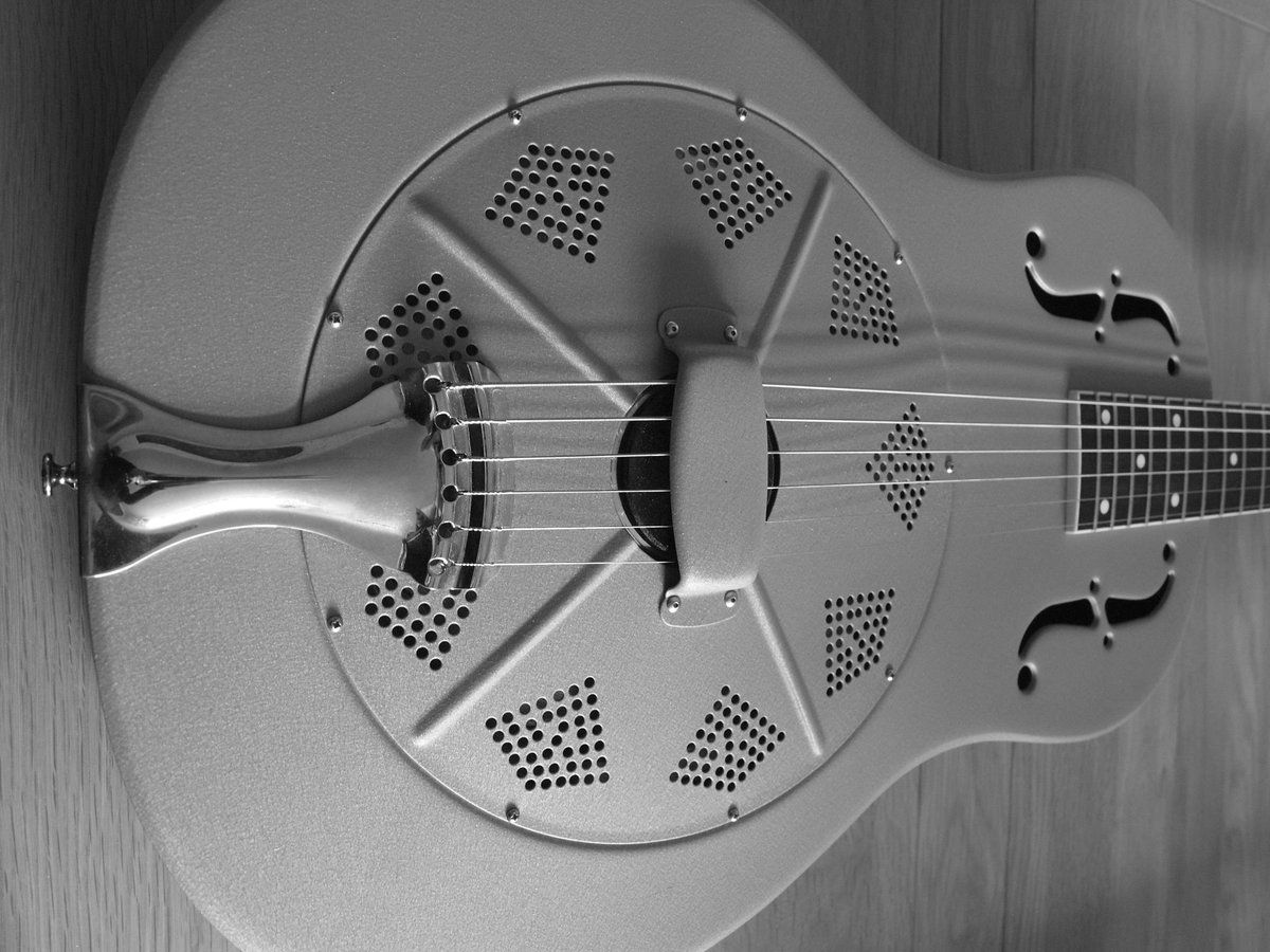 WildHareClub's tweet image. Who doesn't like the sound of one of these beauties? Come hear Jackhammer Blues Band @Dekoffiepothfd FREE on Friday!