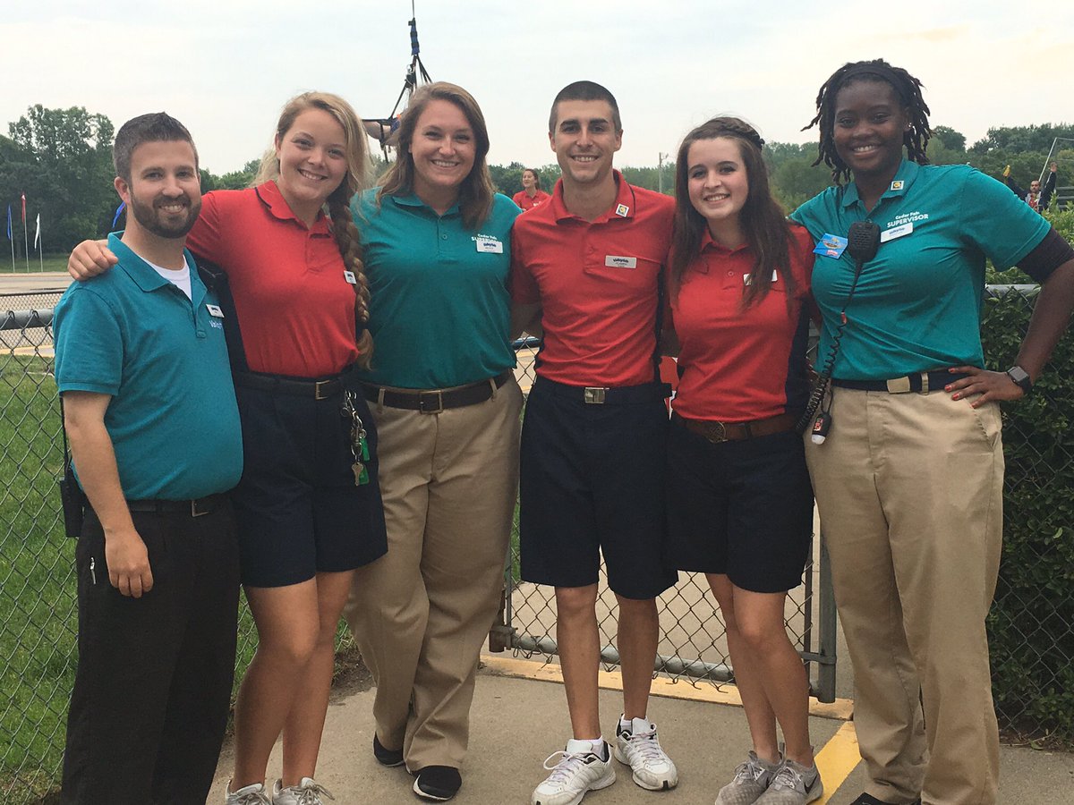 FlySkyC's tweet photo. The @ValleyfairMN team getting it done on the #Skycoaster. #BackToTheShack #Minnesota #Valleyfair @GMVFDave https://t.co/HuyFNwtfab
