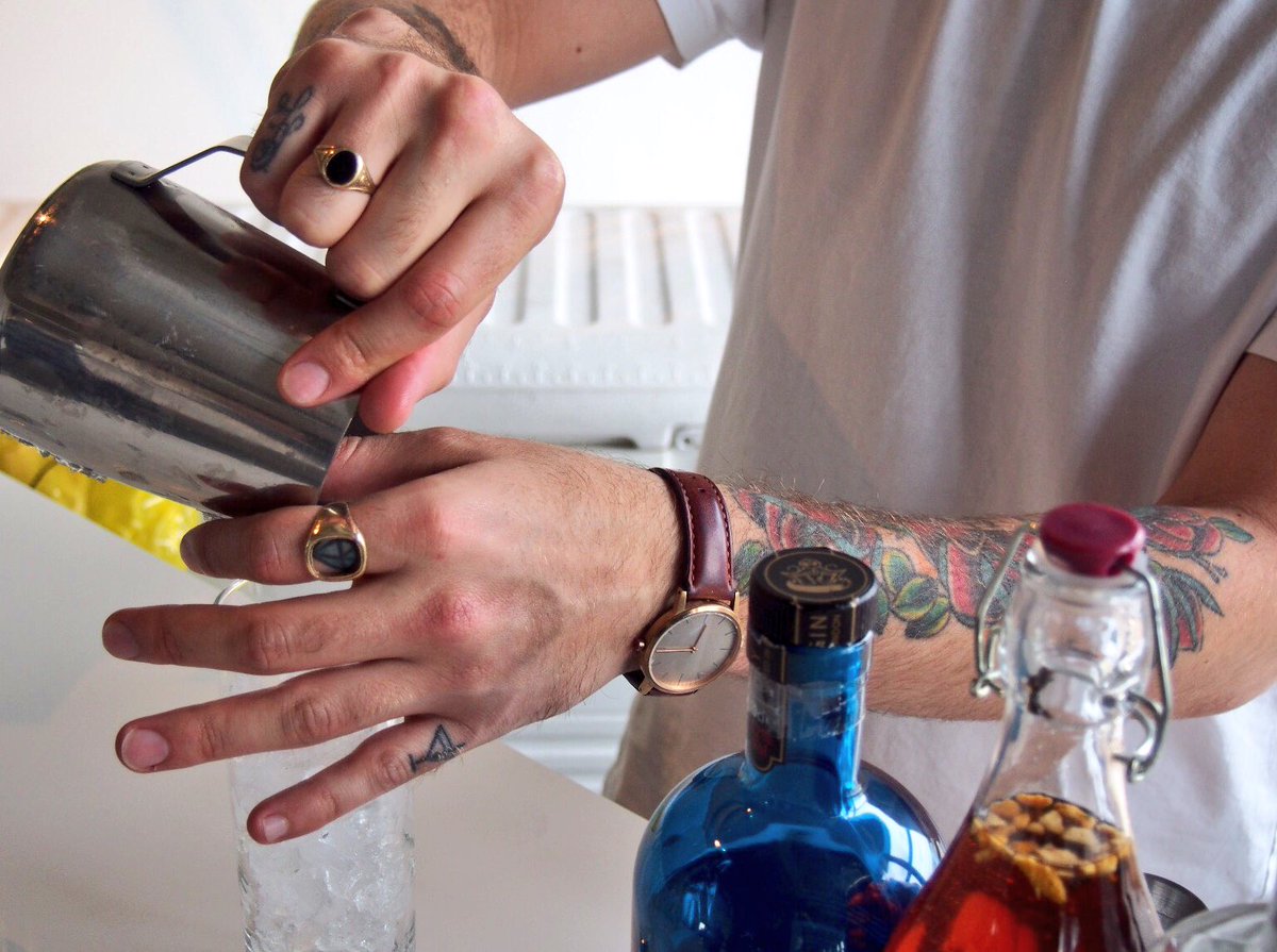 pushprlondon's tweet photo. GIN AND TINGS
#PushWRAPPED https://t.co/T1P1xliqmn