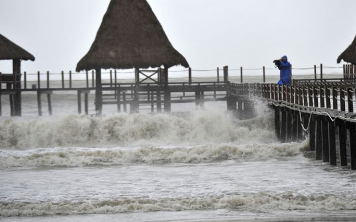 Taiwan, China braces for super Typhoon Nepartak dlvr.it/LlFppY