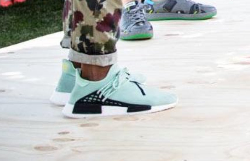 boostVIBES's tweet image. .@Pharrell at the @adidas HQ... Peep the footwork 👀